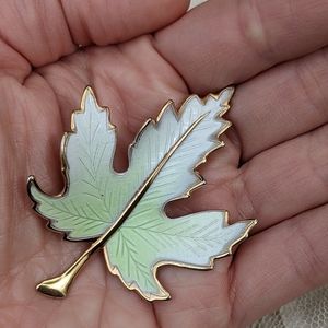 Beautiful Vintage Enamel Leaf Pin